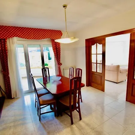 ヴィラ V&v Lloret- Aurora リョレート・デ・マル