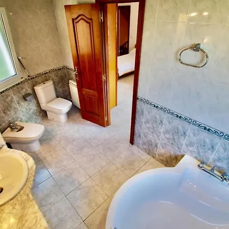 ヴィラ V&v Lloret- Aurora リョレート・デ・マル